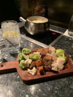 The Melting Pot food