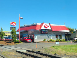 Dairy Queen outside