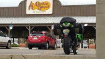 Cracker Barrel Old Country Store outside