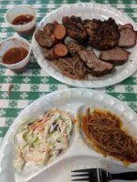 Fred's Barbecue Factory food