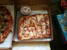 Papa's Pizza To Go food