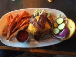 Cazzy's Corner Grill food