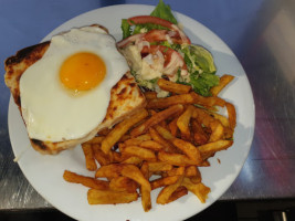 Au Roi De La Frite food