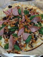 Pieology Pizzeria food