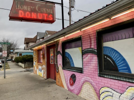 Honey Creme Donut Shop outside