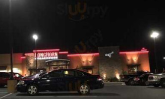 Longhorn Steakhouse Chambersburg outside