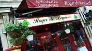 Roger de Beyrouth outside