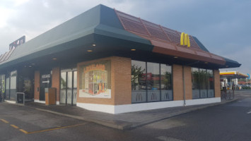 Mcdonald's outside