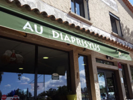 Au Diaprisyus outside