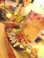 Sushi King food