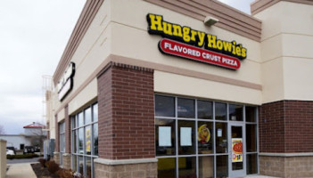 Hungry Howie's Pizza outside