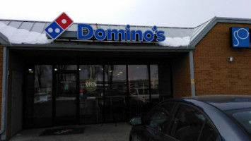 Domino's Pizza outside