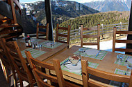 Snack D'altitude le Charvet food