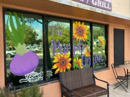 Purple Onion Deli-grill inside