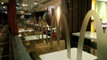 Mcdonald's Valencia inside