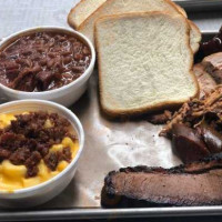 Fatty's Smokehouse food