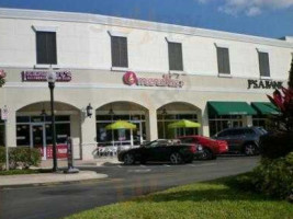 Menchie's Frozen Yogurt outside