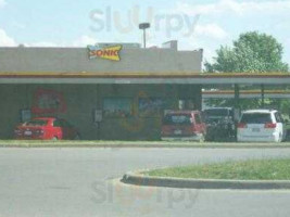 Sonic Drive-in outside