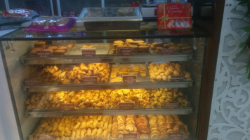 Nafees Bakery food