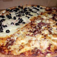 Acropolis Pizza Family food