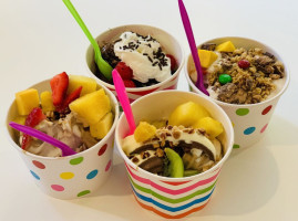 Cultive Frozen Yogurt food