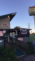 Bunny's Frozen Custard outside