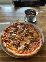 Aalholm Pizzeria food