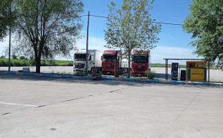 Estación De Servicio Repsol outside