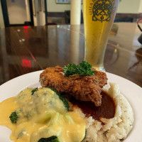 Quarter Celtic Brewpub food