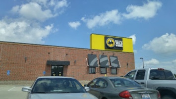 Buffalo Wild Wings outside