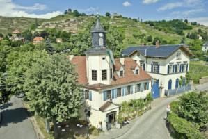 Weingut Karl Friedrich Aust inside