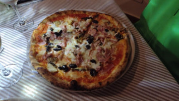 Il Burbero Pizzeria food