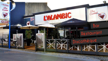 L'Alambic outside