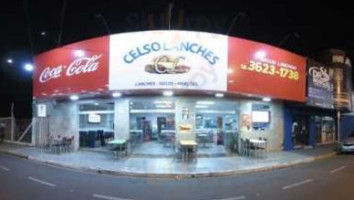 Celso Lanches outside