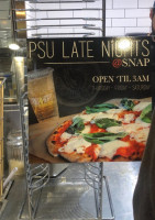 Snap Custom Pizza food