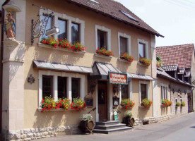 Gasthof Zum Gaugrafen outside