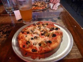 Hoops Pub Pizza food