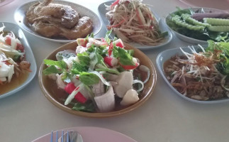 ร้านอาหารลาบเป็ดบุรีรัมย์ food