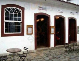 Café Harmonia inside