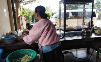 ร้านก๋วยเตี๋ยวป้ามล​ ยางคราม food