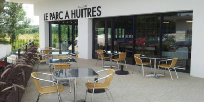 Le Parc A Huitres inside