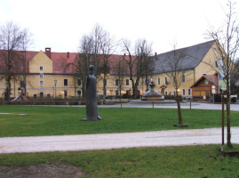 Klostergasthof Raitenhaslach outside