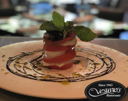 Vesuvio's Ristorante Inc food