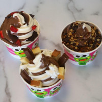 Sweet Frog Centreville food