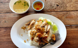 ข้าวมันไก่อินเตอร์ เฮียเล้งตลาดอรทัย food