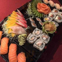 Sushi Mauriti food