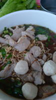 ก๋วยเตี๋ยวหมู เจ้เขียด food