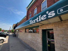 Turtle's Grill outside