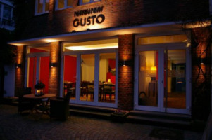 Gusto inside