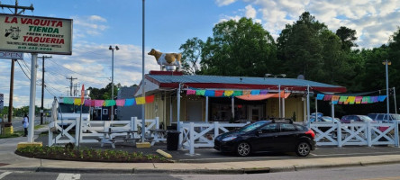 Taqueria La Vaquita outside